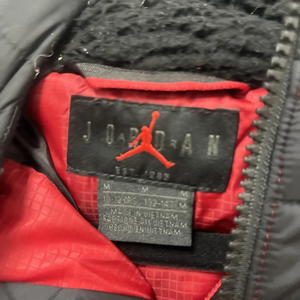 Jordan Jacket Boys Medium Red Black Hooded‎ Puffer Coat Jumpman Zip Pockets